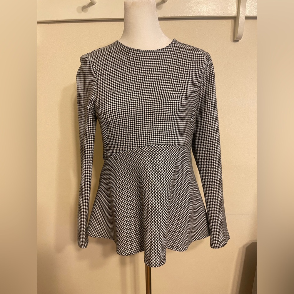 Zara Black and White Houndstooth Top size XSMALL